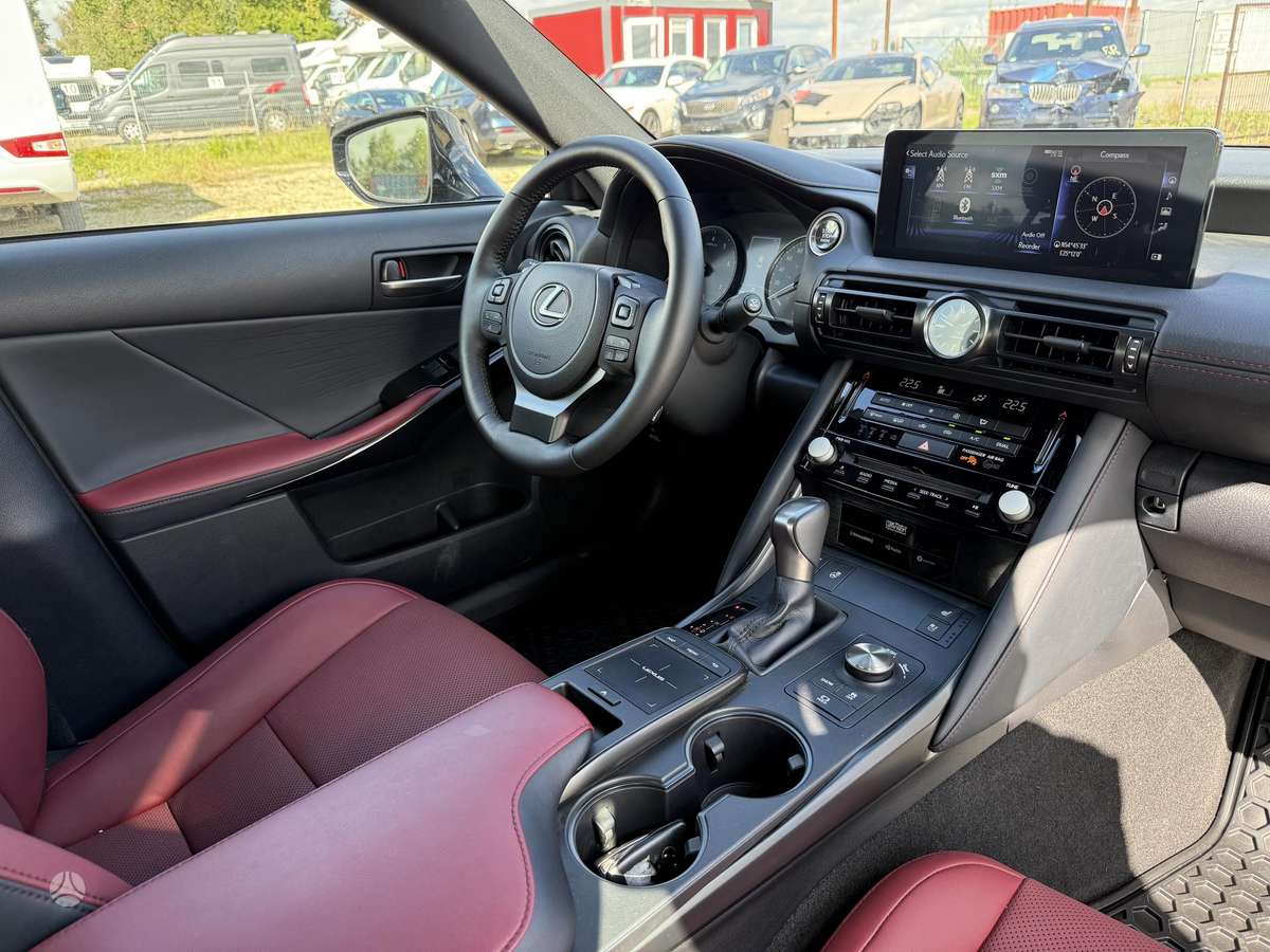 Lexus IS 300, 3.0 l., Седан