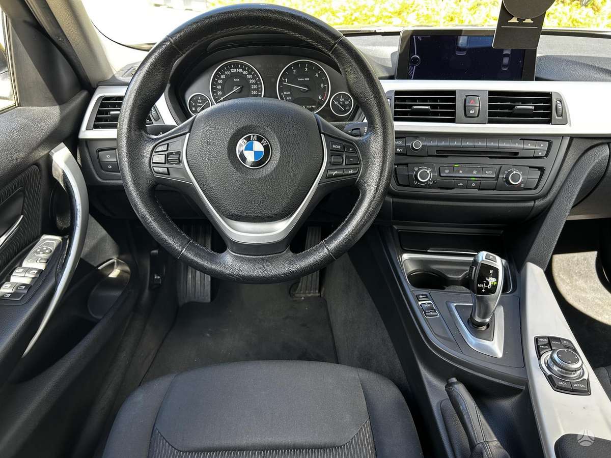 BMW 320, 2.0 l., Седан