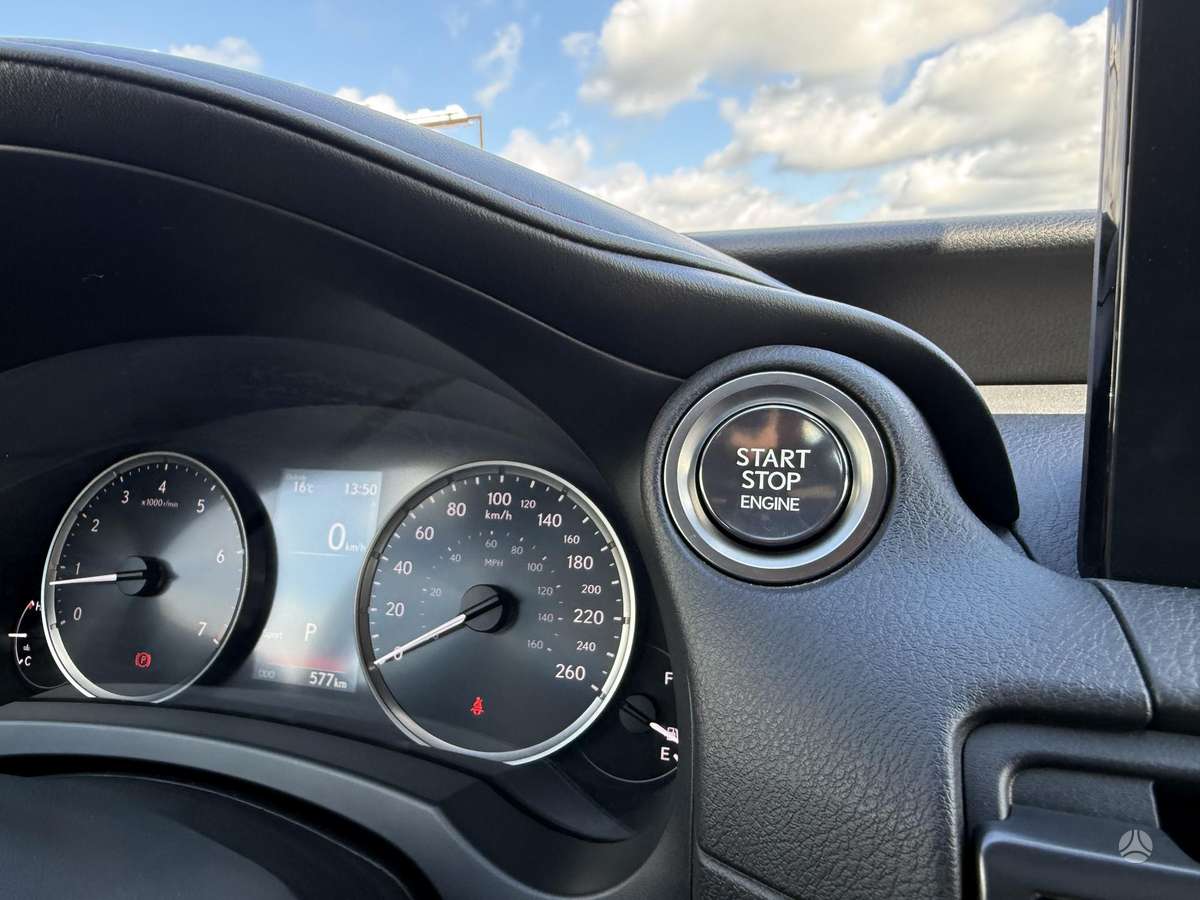 Lexus IS 300, 3.0 l., Седан