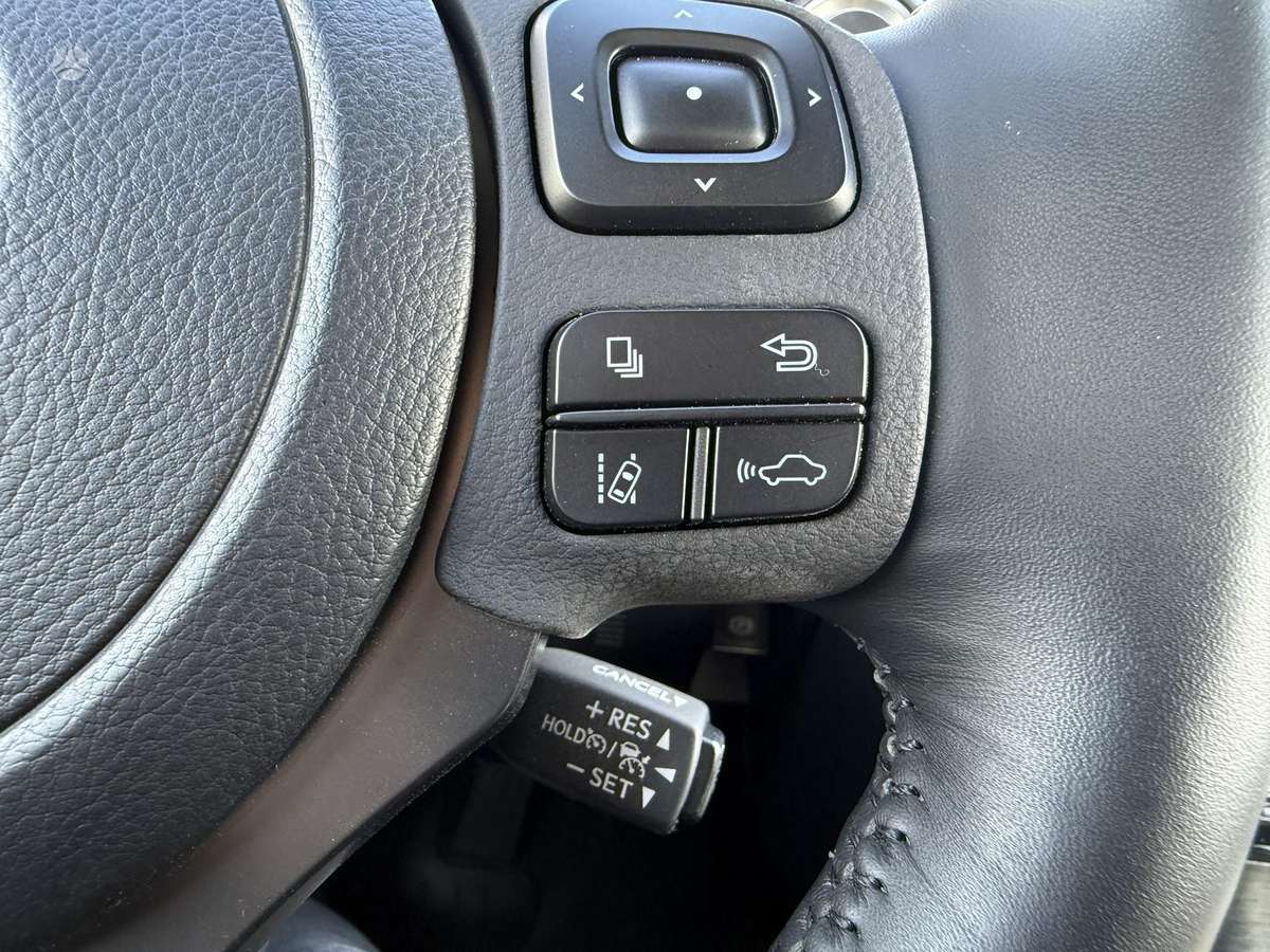Lexus IS 300, 3.0 l., Седан