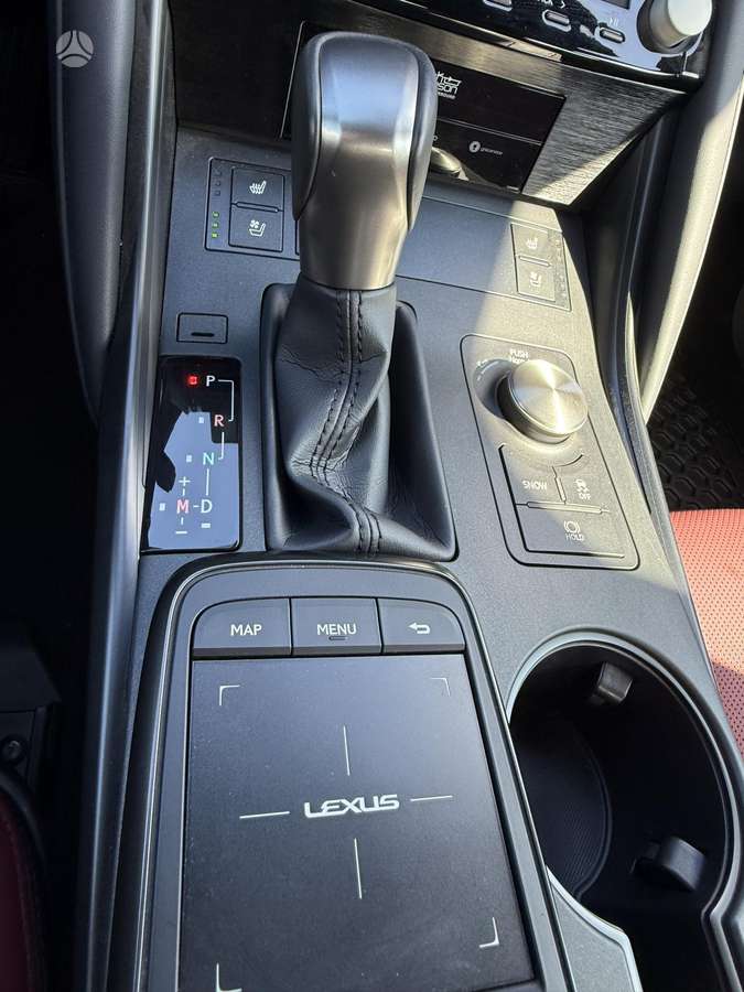 Lexus IS 300, 3.0 l., Седан