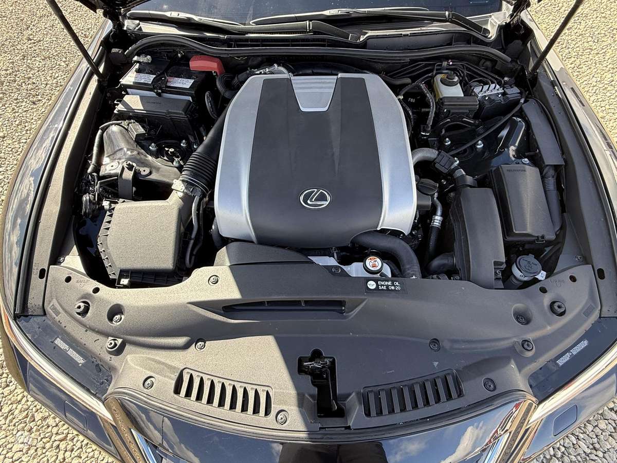 Lexus IS 300, 3.0 l., Седан