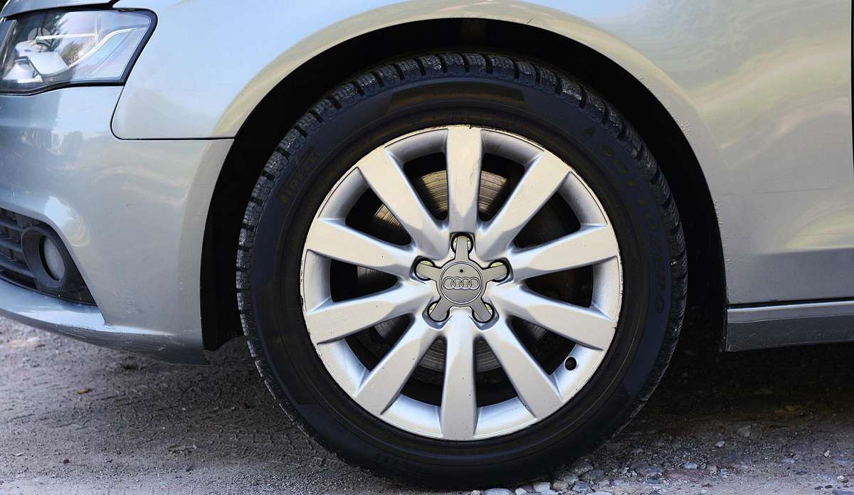 Audi A4, 2.0 l., Седан