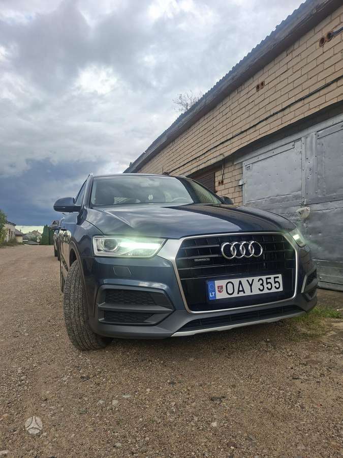 Audi Q3, 2.0 l., off-road / crossover