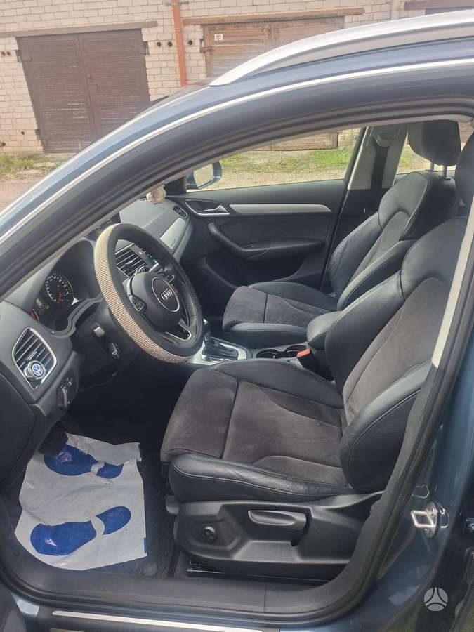 Audi Q3, 2.0 l., Внедорожник / Кроссовер