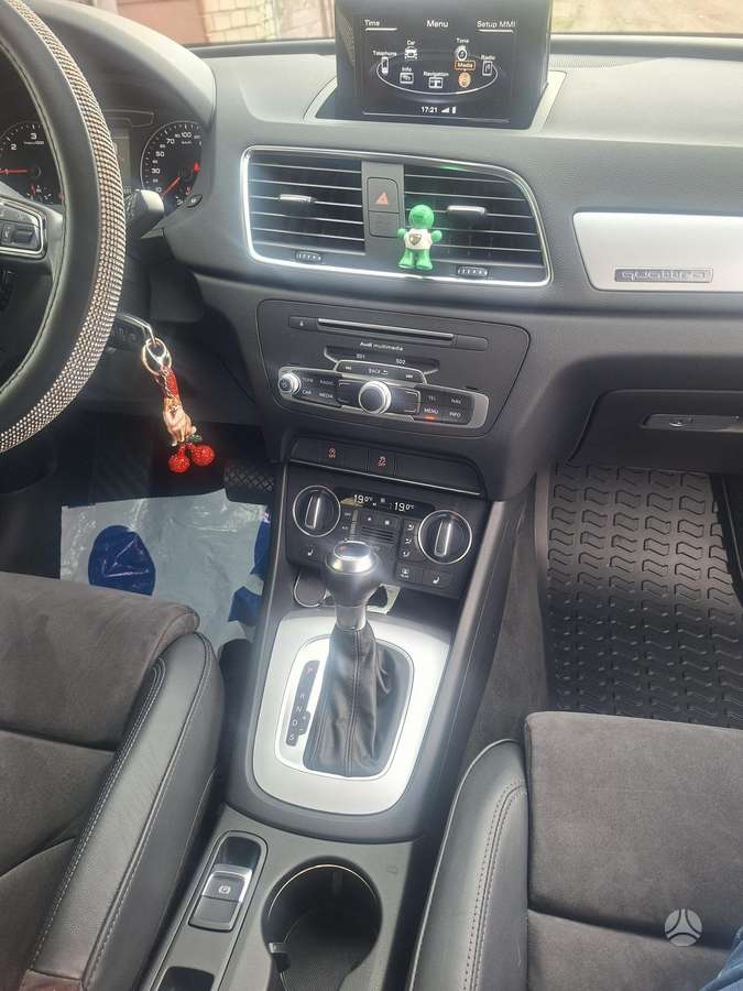 Audi Q3, 2.0 l., Внедорожник / Кроссовер