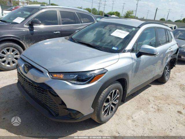 Toyota Corolla Cross - 2