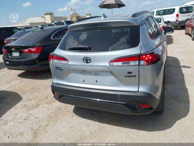 Toyota Corolla Cross - 9