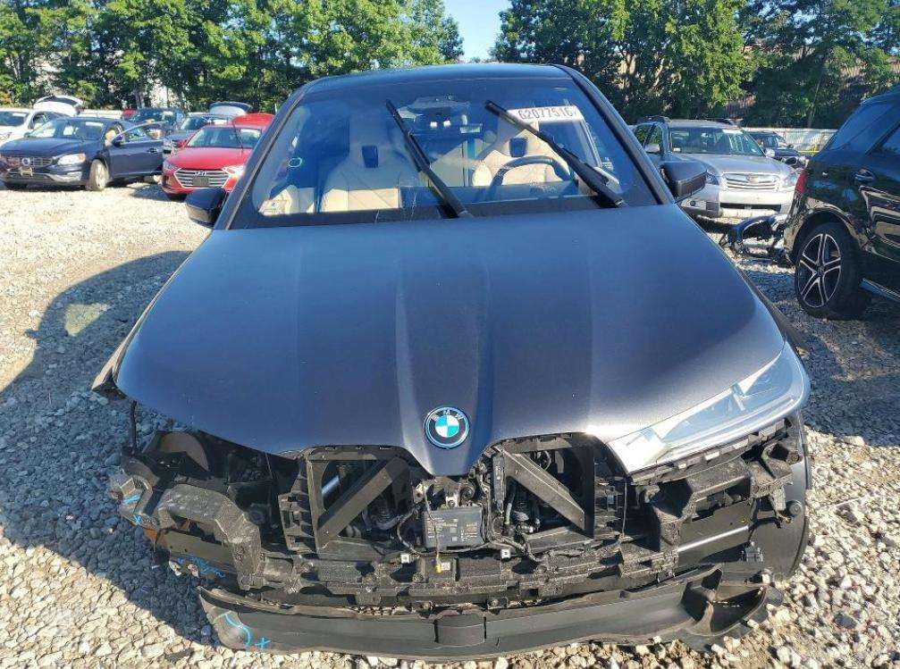 BMW iX, Внедорожник / Кроссовер