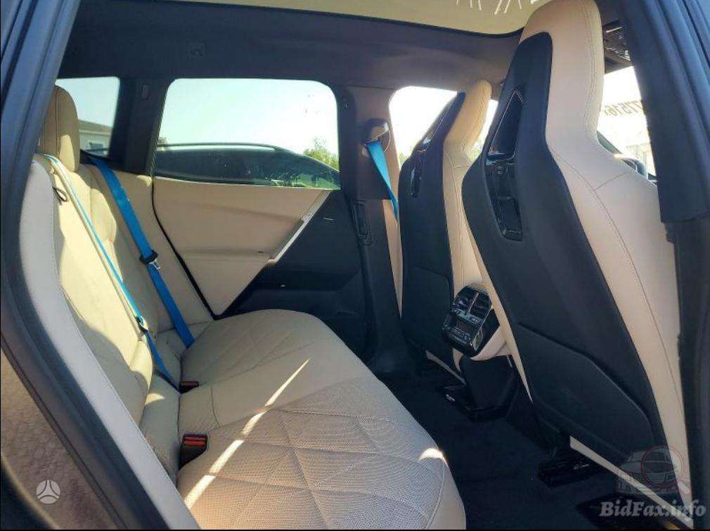 BMW iX, Внедорожник / Кроссовер