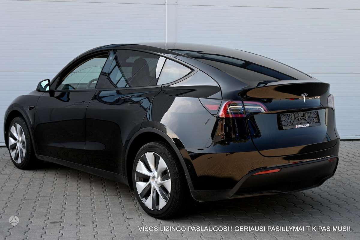 Tesla Model Y, 81 kWh, off-road / crossover