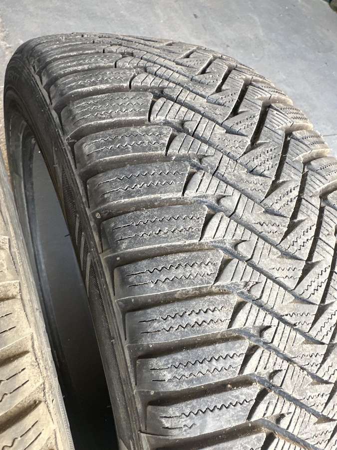 Laufenn, žieminės 225/45 R17