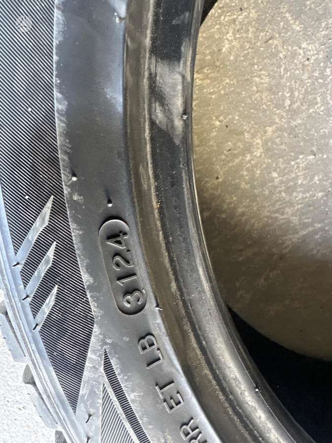 Laufenn, žieminės 225/45 R17