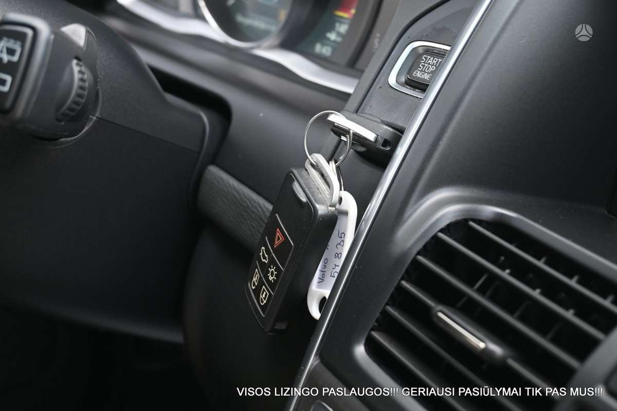 Volvo XC60, 2.0 l., off-road / crossover