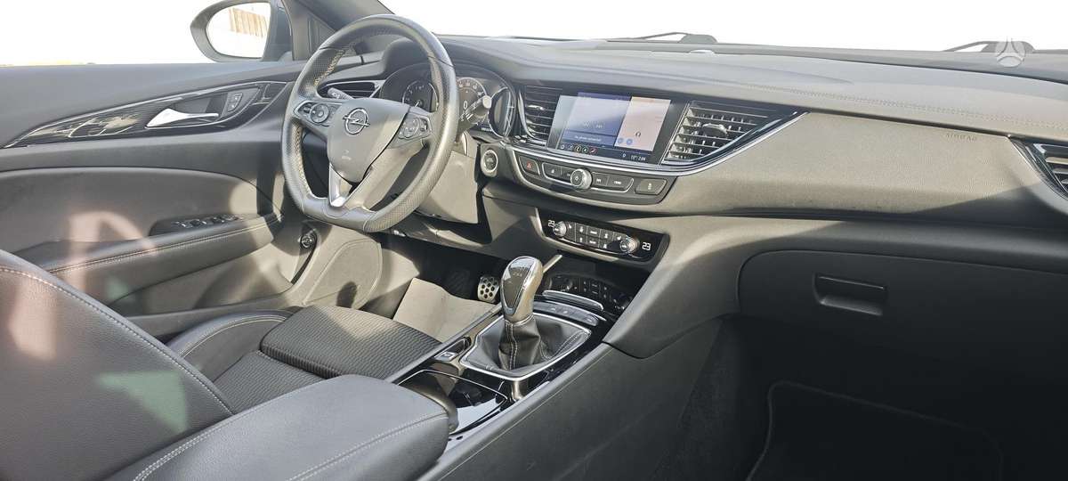 Opel Insignia, 1.6 l., Универсал