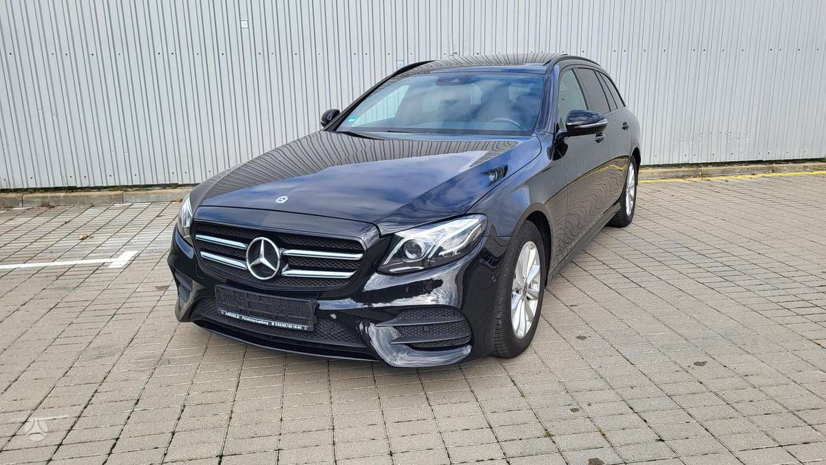 Mercedes-Benz E220 - 1