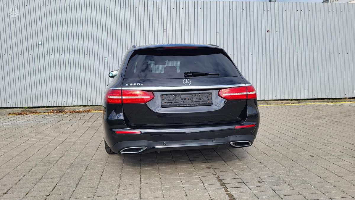 Mercedes-Benz E220 - 8