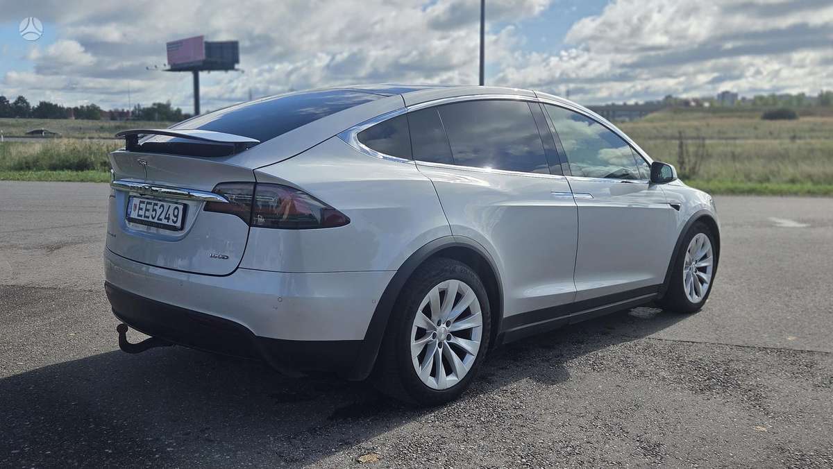 Tesla Model X, 100 кВт·ч, Внедорожник / Кроссовер