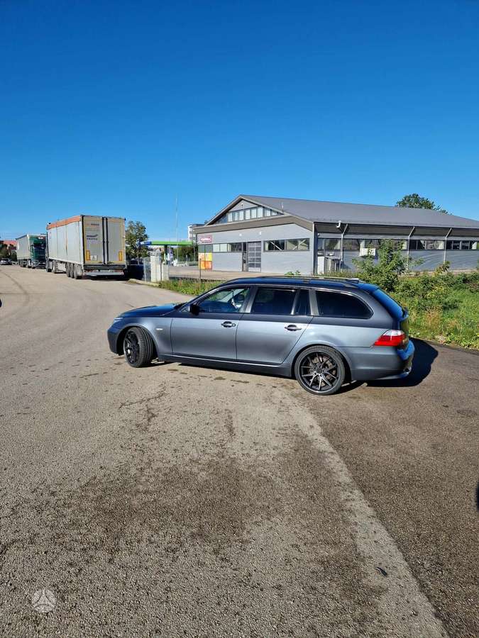 BMW 525, 2.5 l., wagon