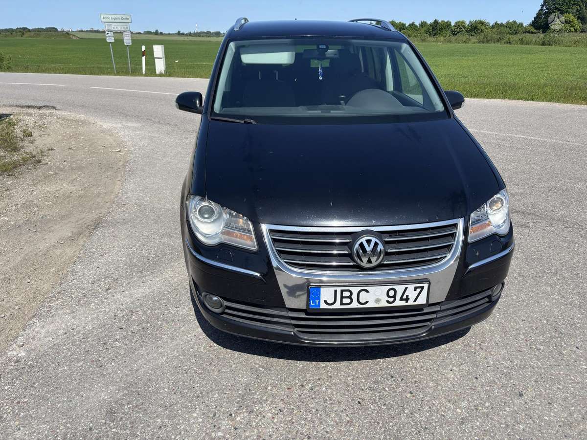 Volkswagen Touran - 4