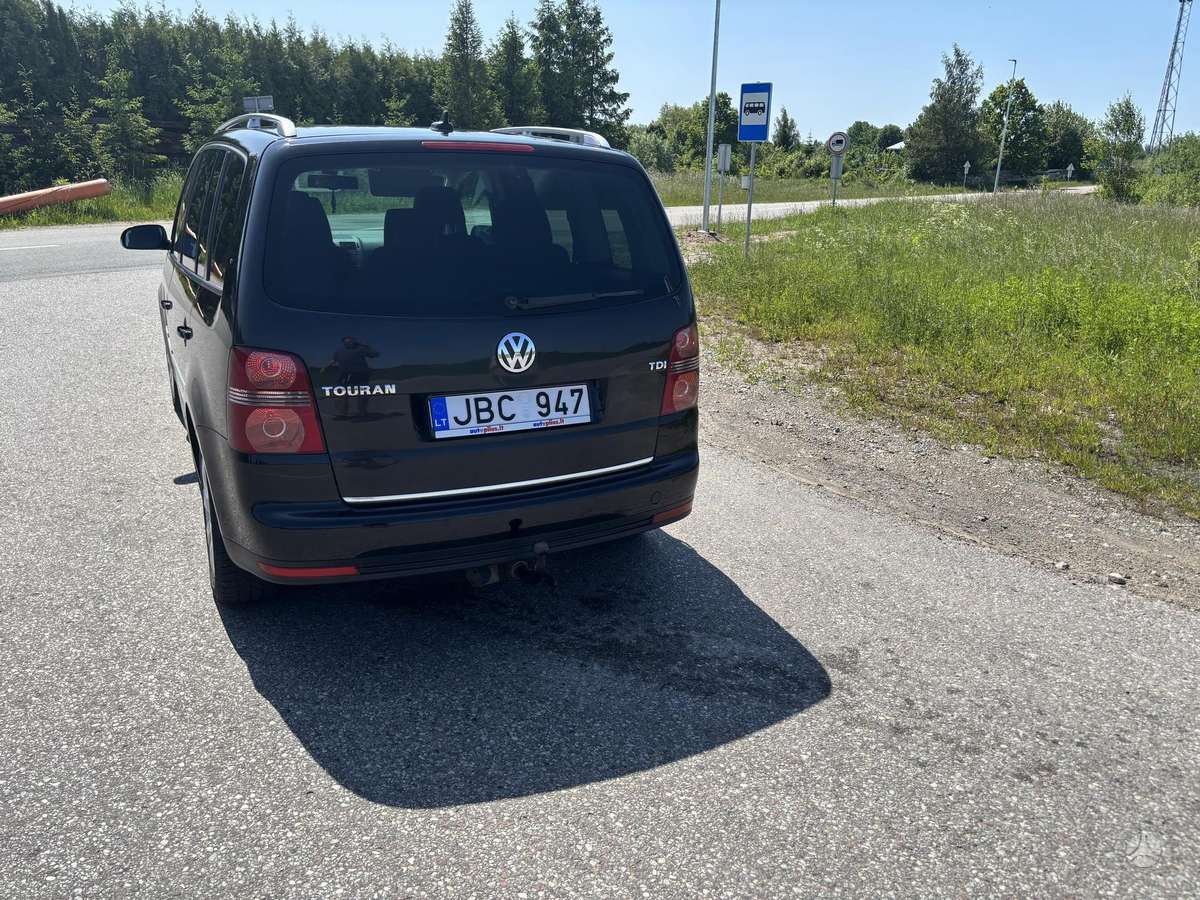 Volkswagen Touran - 2