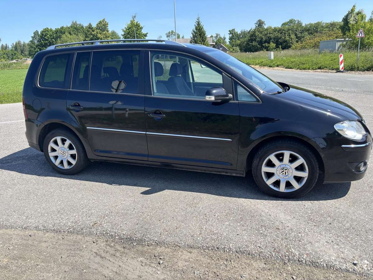 Volkswagen Touran - 5