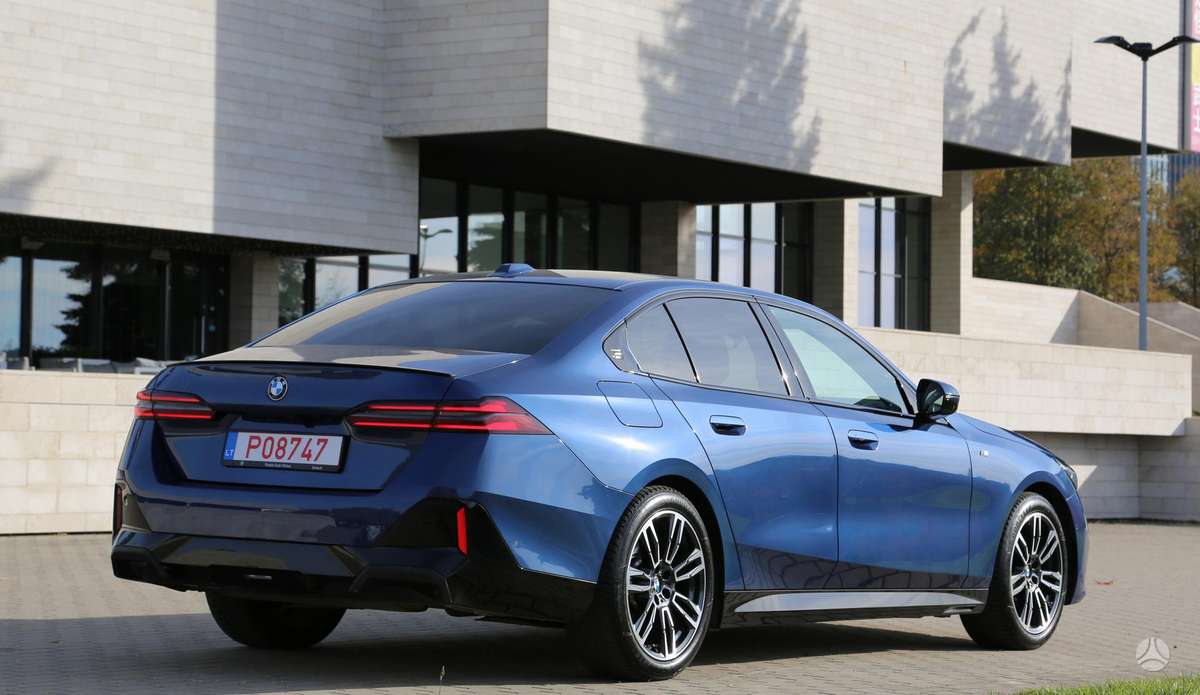 BMW 520, 2.0 l., Седан