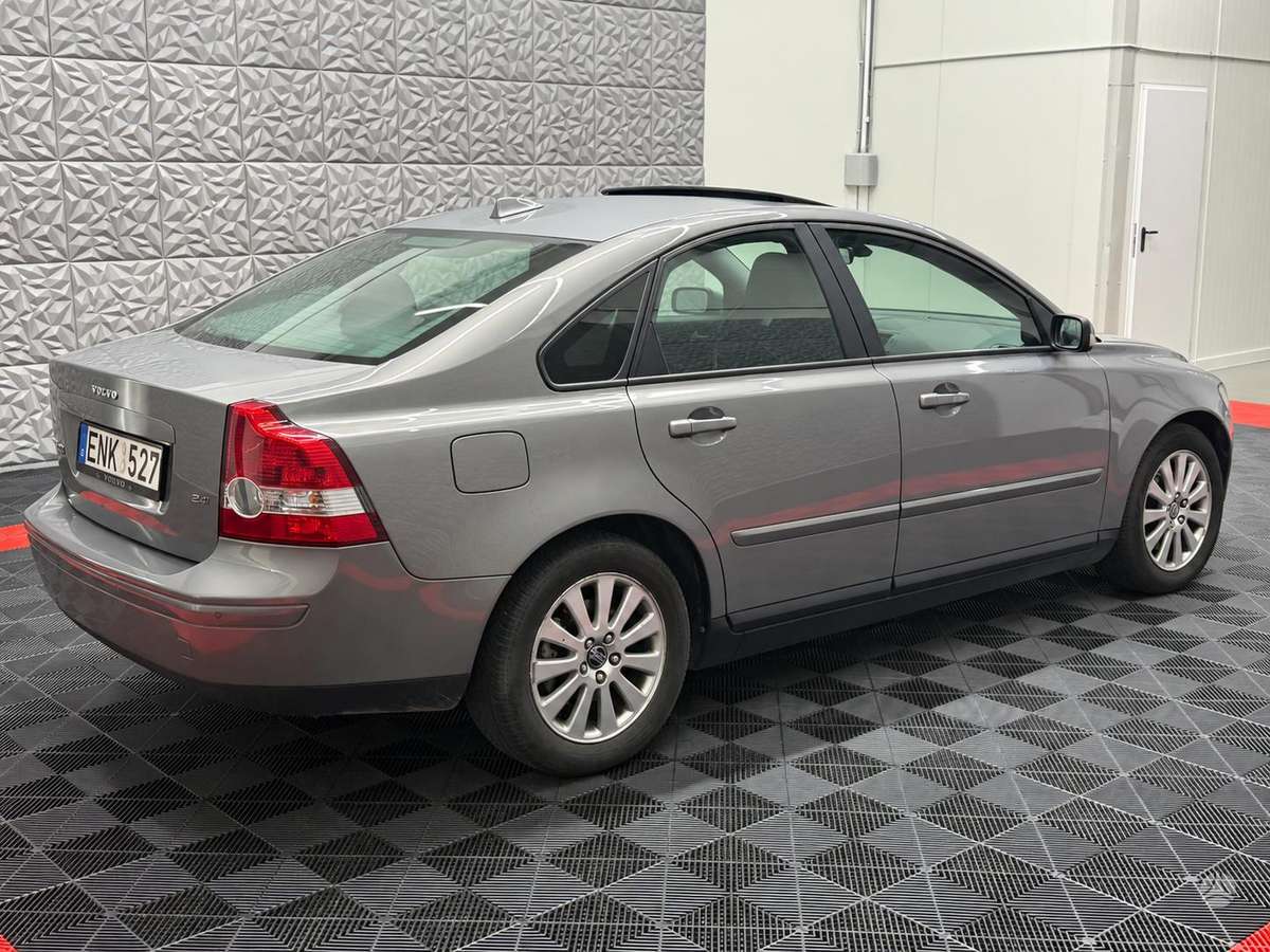 Volvo S40, 2.4 l., Седан