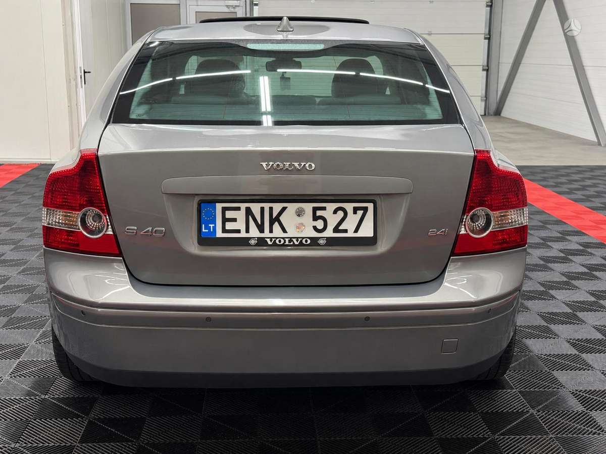 Volvo S40, 2.4 l., Седан