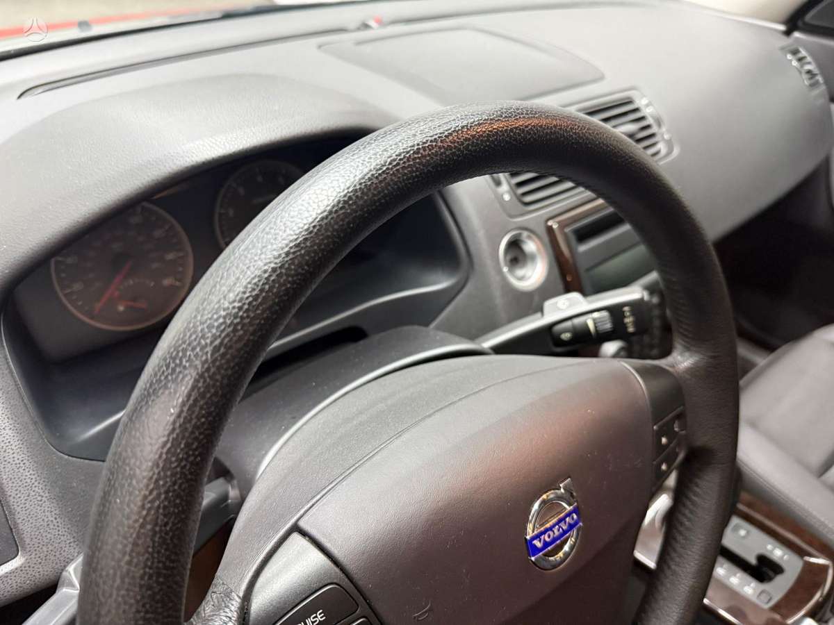 Volvo S40, 2.4 l., Седан