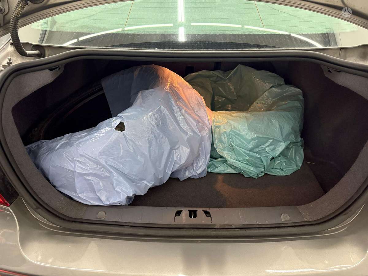 Volvo S40, 2.4 l., Седан