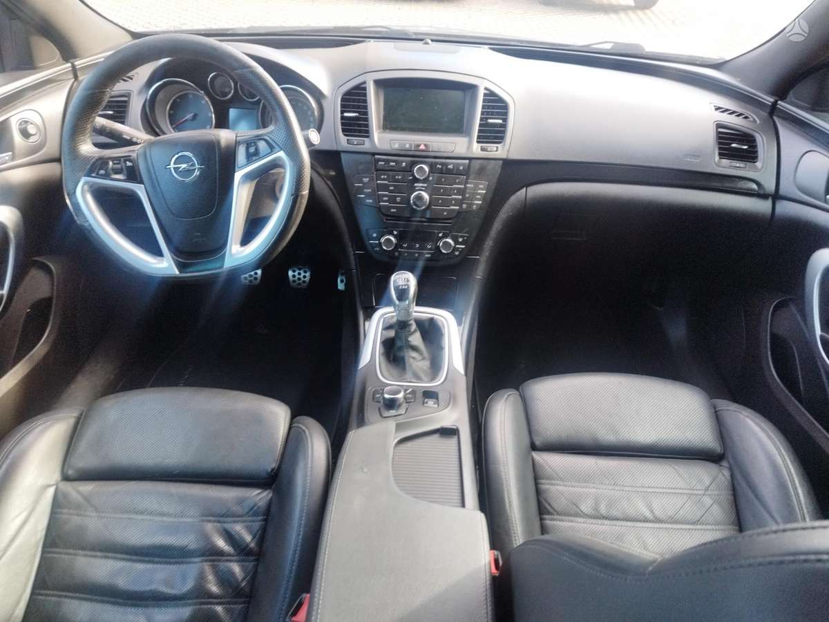 Opel Insignia, 2.0 l., Седан