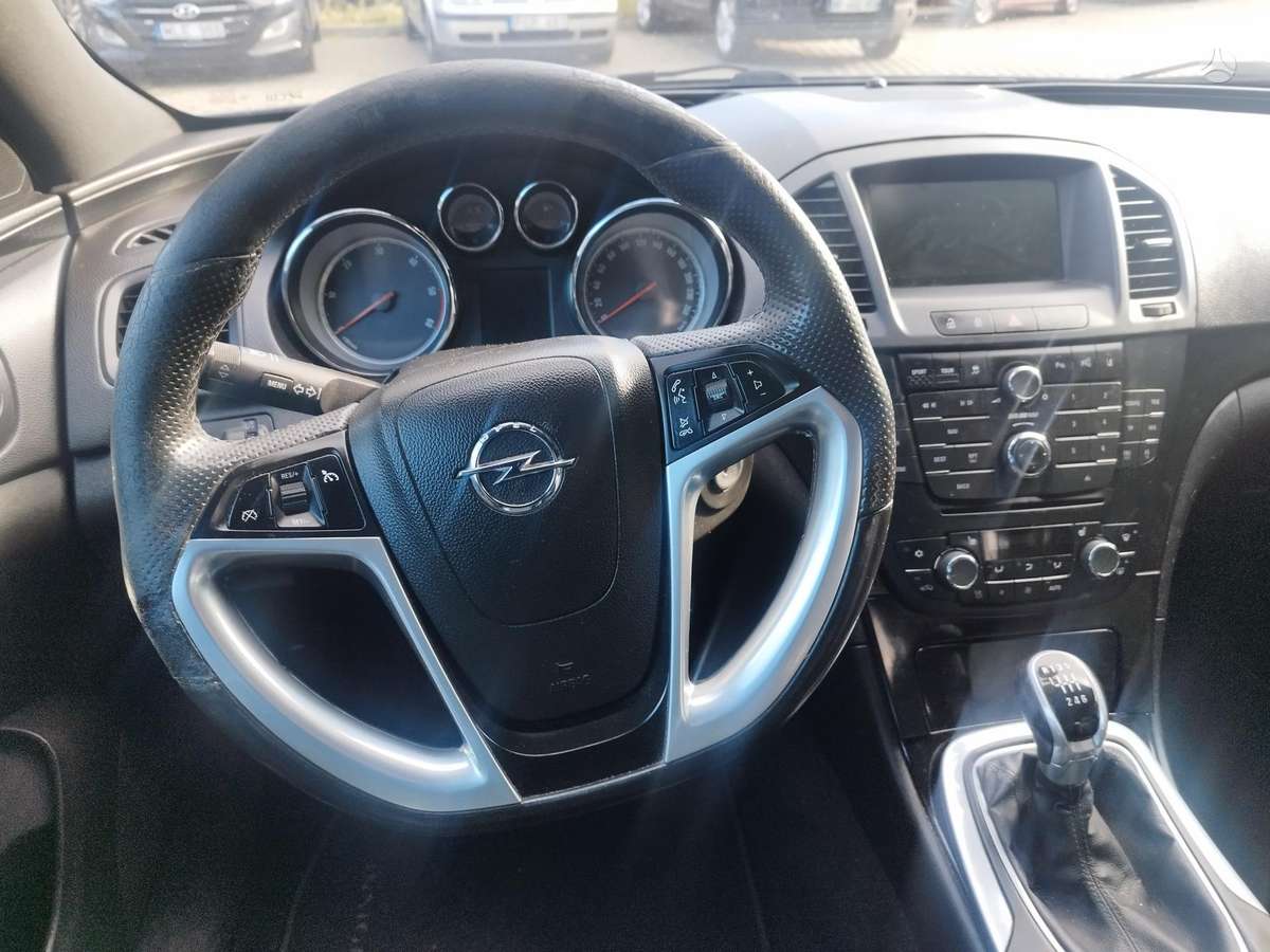 Opel Insignia, 2.0 l., Седан