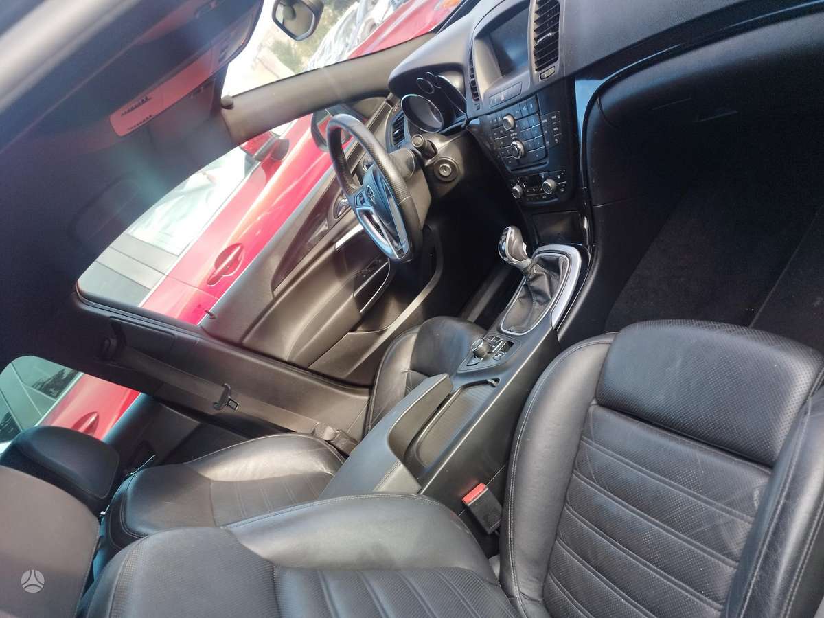 Opel Insignia, 2.0 l., Седан