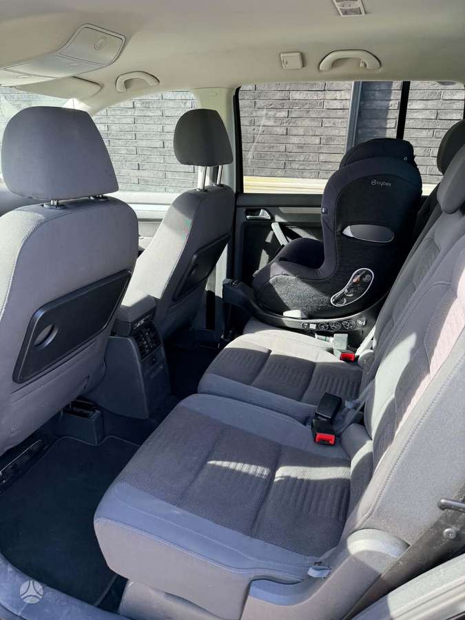 Volkswagen Touran - 7