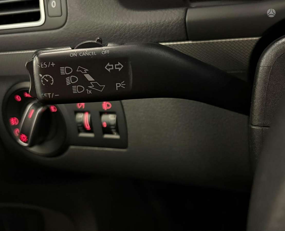 Volkswagen Touran - 9
