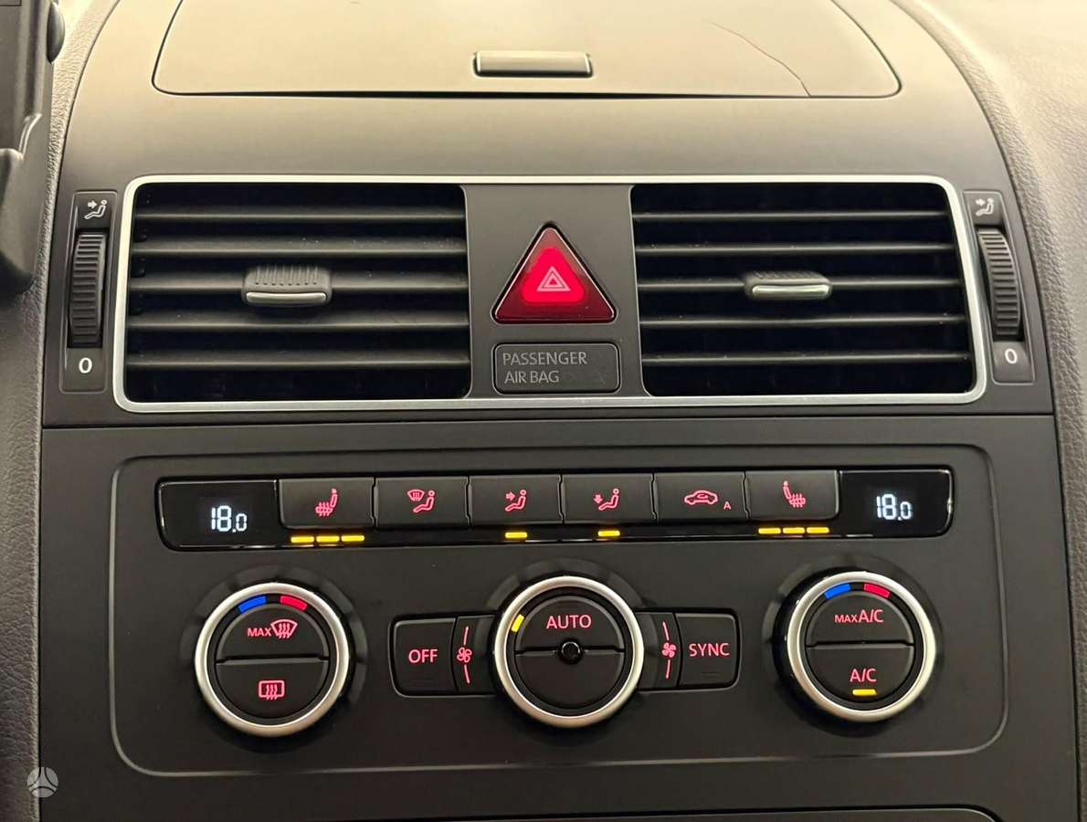 Volkswagen Touran - 5