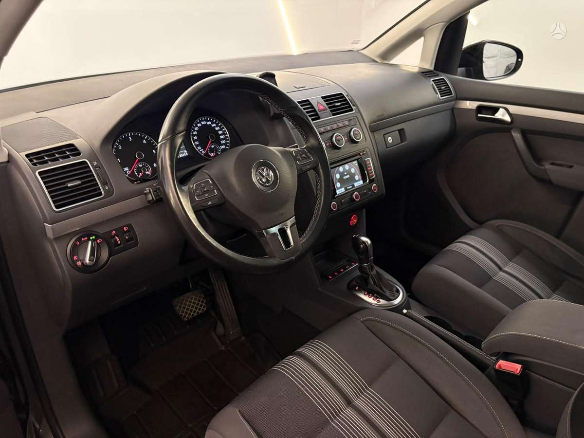 Volkswagen Touran - 2