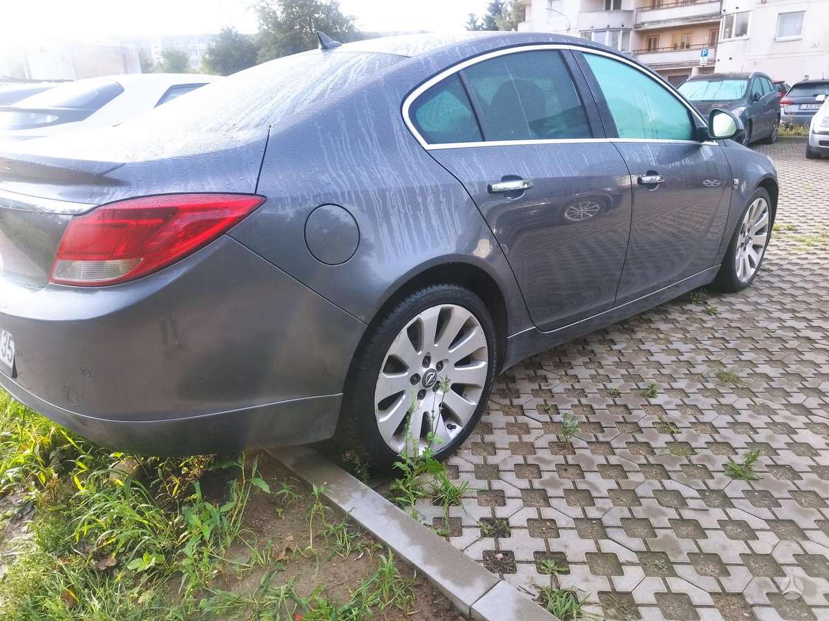 Opel Insignia, 2.0 l., Седан