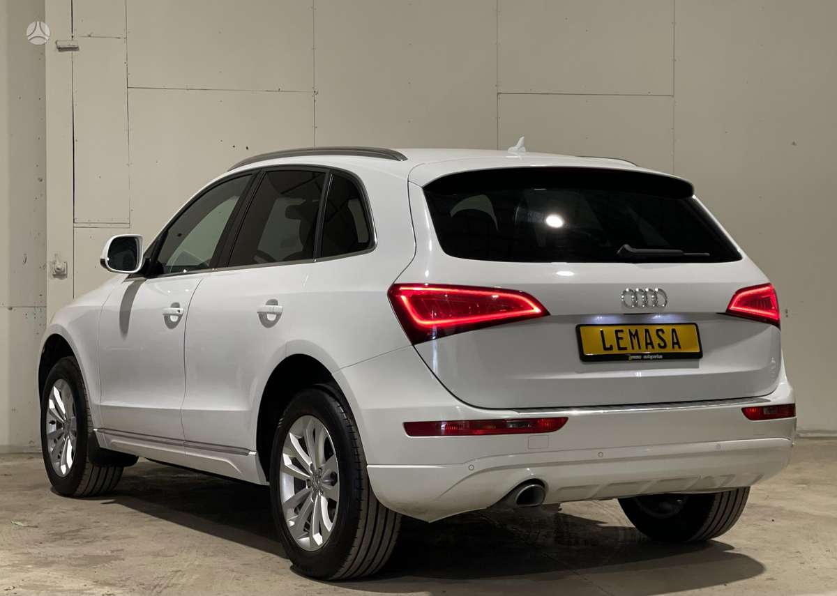 Audi Q5, 2.0 l., off-road / crossover