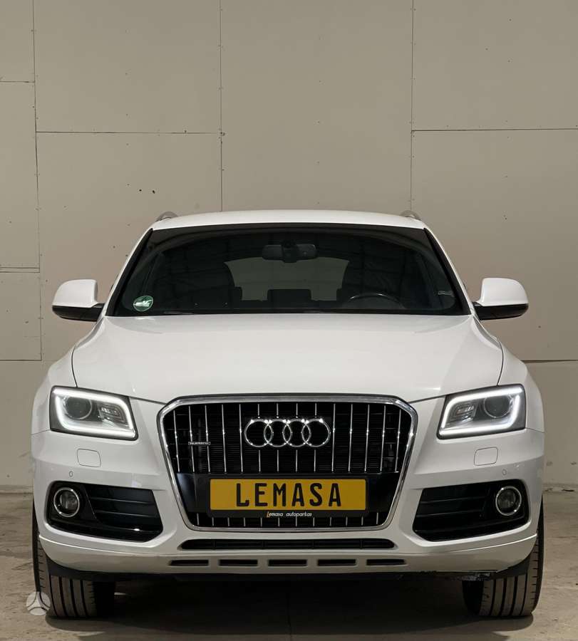 Audi Q5, 2.0 l., off-road / crossover
