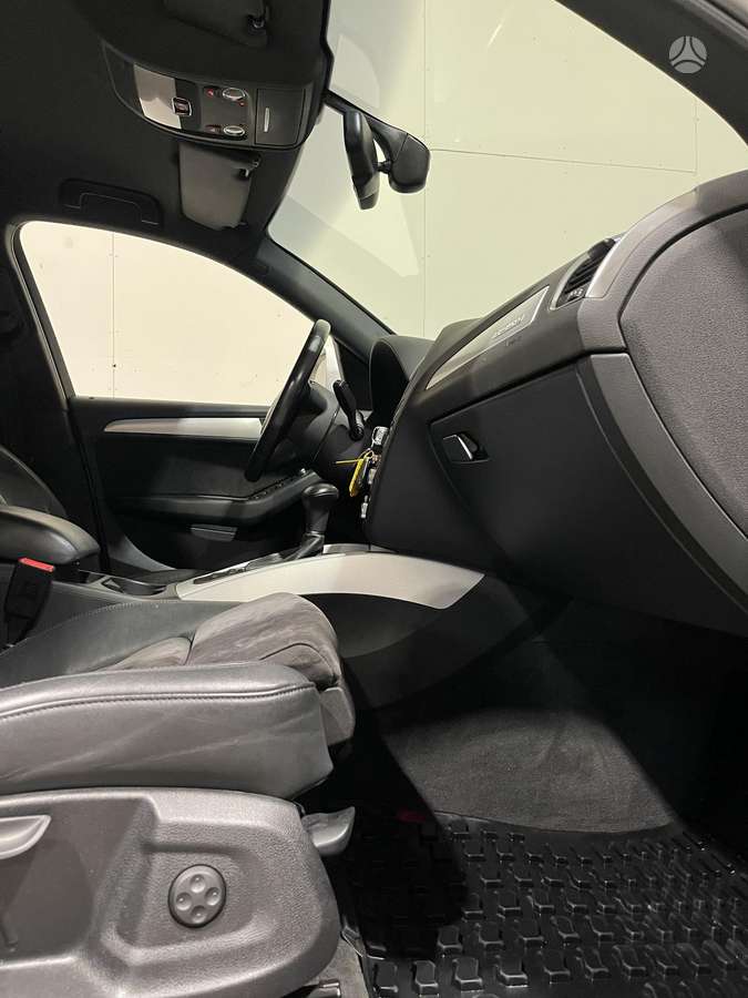 Audi Q5, 2.0 l., Внедорожник / Кроссовер