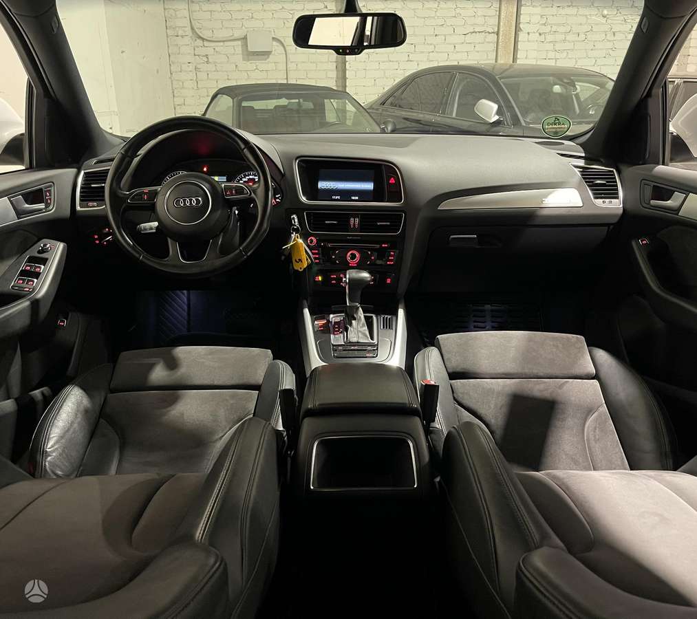 Audi Q5, 2.0 l., Внедорожник / Кроссовер