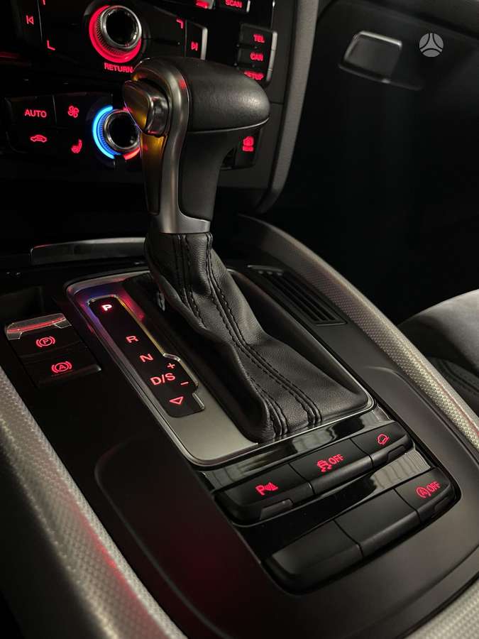 Audi Q5, 2.0 l., Внедорожник / Кроссовер