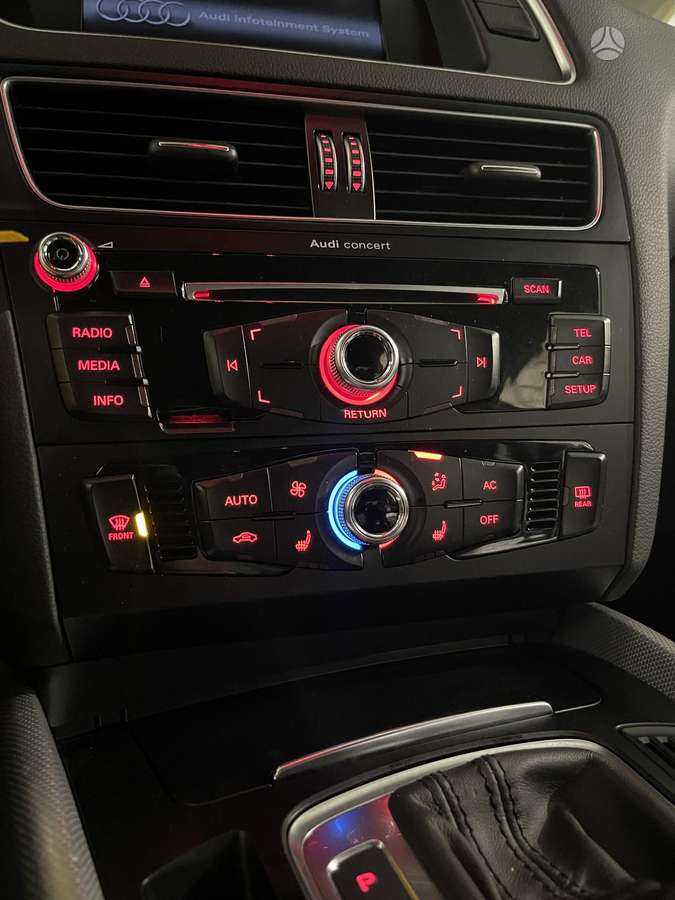 Audi Q5, 2.0 l., Внедорожник / Кроссовер