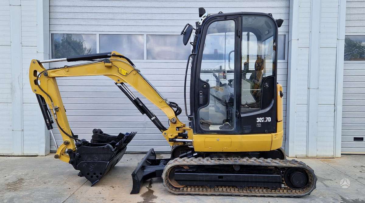 Caterpillar 302.7D CR, mini ekskavatoriai