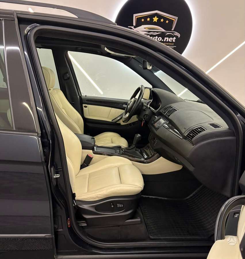BMW X5, 3.0 l., off-road / crossover