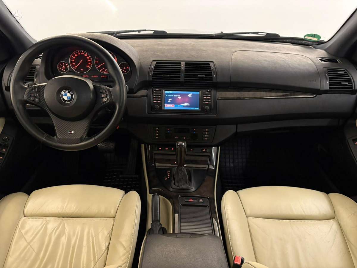 BMW X5, 3.0 l., off-road / crossover
