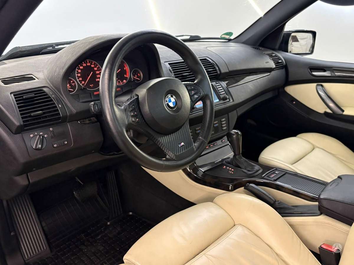 BMW X5, 3.0 l., off-road / crossover