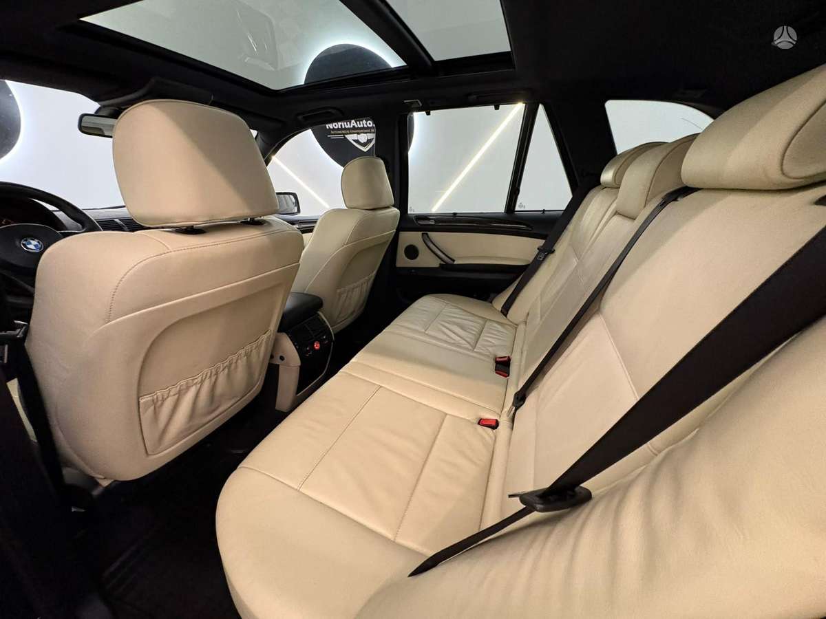 BMW X5, 3.0 l., off-road / crossover